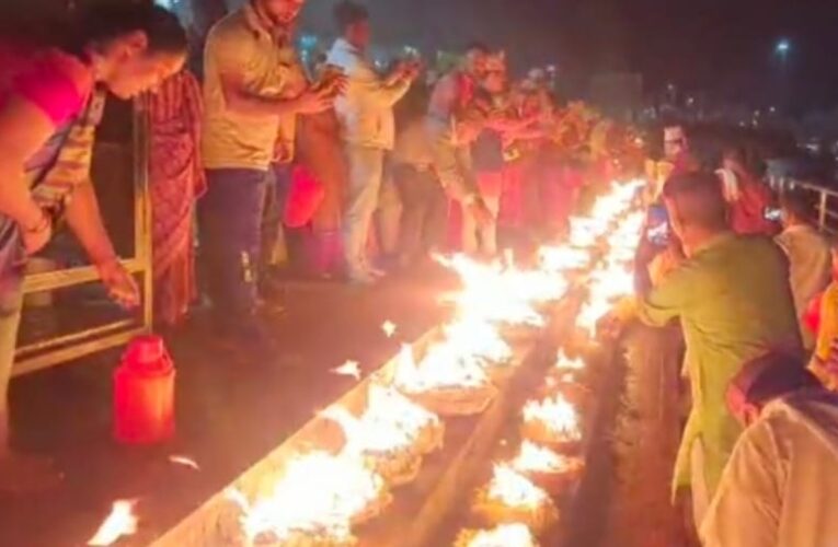हर की पैड़ी पर नेपाल से आई महिलाओं ने जलाई 03 करोड़ 25 लाख बत्तियां, देखें अद्भुत और दिव्य वीडियो…