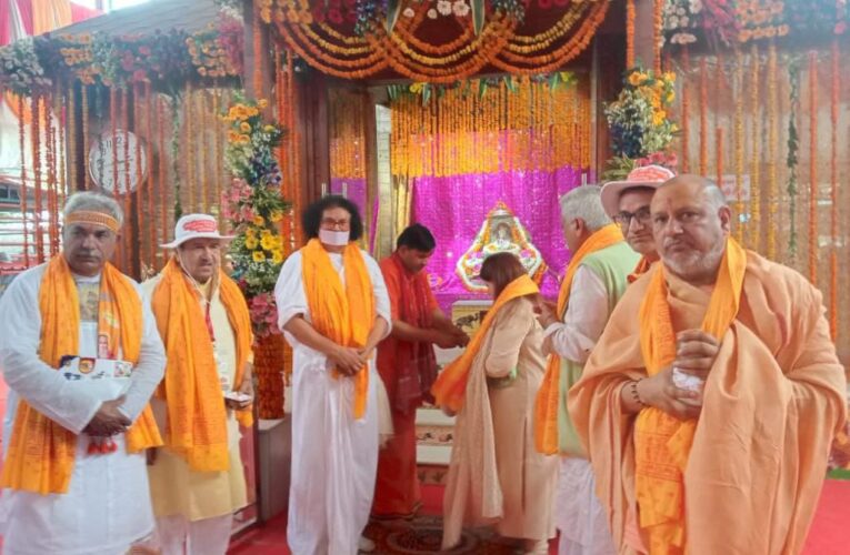 अयोध्या में श्रीराम मंदिर में जलाभिषेक कार्यक्रम में शदाणी पीठाधीश्वर ने लिया भाग…