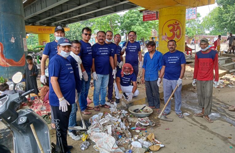 डॉ. हरिराम आर्य इंटर कॉलेज के पुरातन छात्रों ने शहर में चलाया सफाई अभियान…