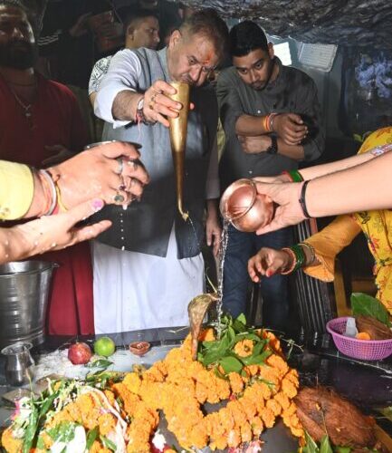 मंत्री गणेश जोशी ने नाग पंचमी के पावन पर्व पर टपकेश्वर मंदिर पहुंचकर की पूजा अर्चना, प्रदेश वासियों की सुख समृद्धि की कामना…