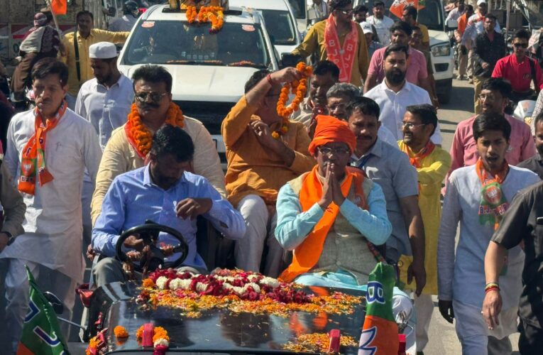 खानपुर विधानसभा क्षेत्र में त्रिवेंद्र के महा जनसंपर्क अभियान व मेगा रोड शो में दिखा लोगों का हुजूम…