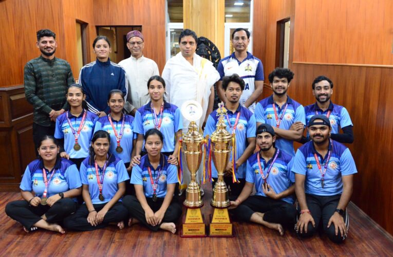 अखिल भारतीय अंतर विश्वविद्यालय (एआईयू) वुडबाल प्रतियोगिता 2023-24 में पतंजलि विश्वविद्यालय की महिला व पुरुष टीमों ने प्राप्त किया स्वर्ण पदक…