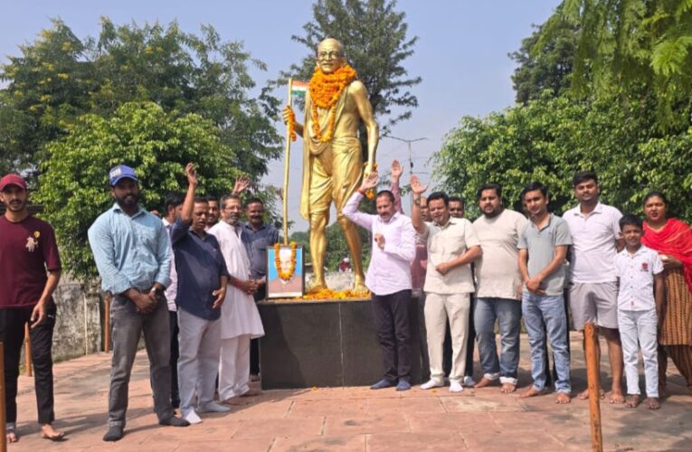 महात्मा गांधी और लाल बहादुर शास्त्री जी की जयंती पर आप कार्यकर्ताओं ने दी श्रद्धांजलि…