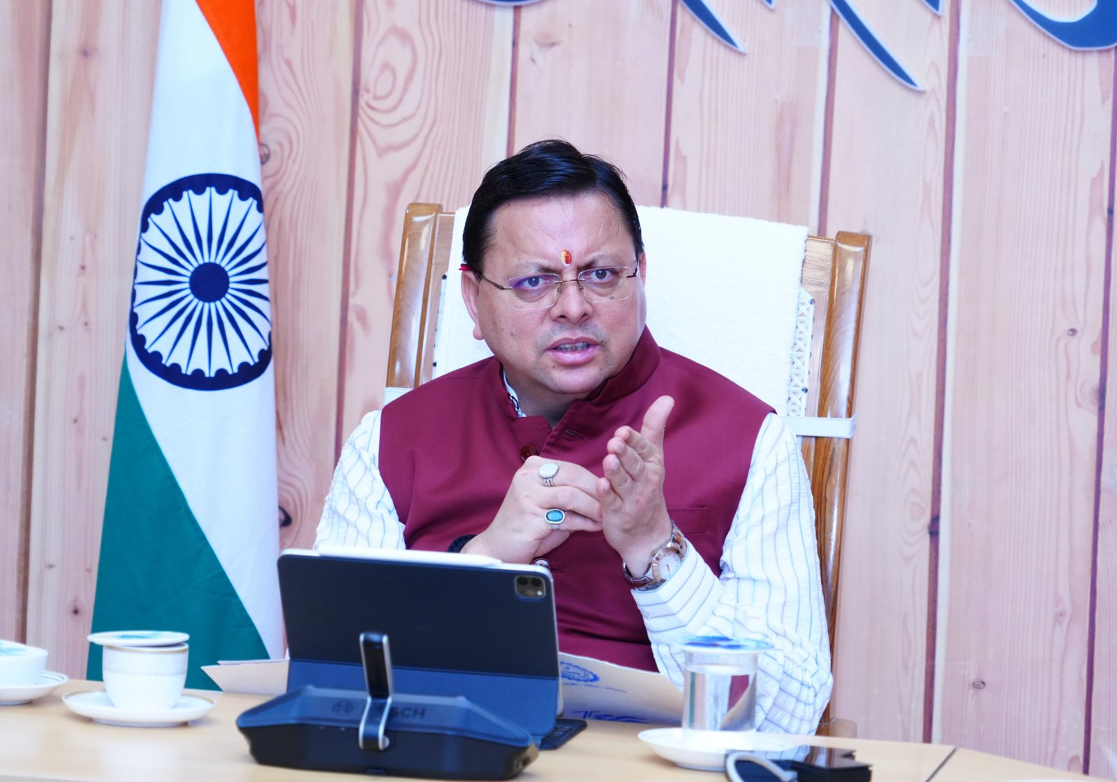 सरकारी भूमि पर न हो अतिक्रमण इसके लिए बनाया जाए मजबूत मैकेनिज्म -मुख्यमंत्री।