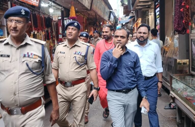 मनसा देवी मंदिर में हादसे के बाद सजग हुआ प्रशासन, डीएम और एसएसपी ने चंडी देवी मंदिर पहुंचकर लिया व्यवस्थाओं का जायजा…
