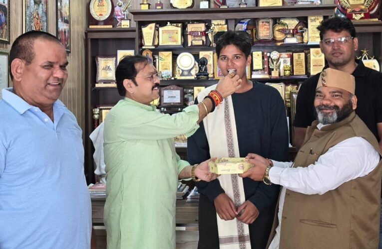 जिला मुक्केबाजी संघ ने किया सीबीएसई नेशनल बॉक्सिंग चैंपियनशिप में स्वर्ण पदक जीतने वाली सेम चौधरी को सम्मानित…