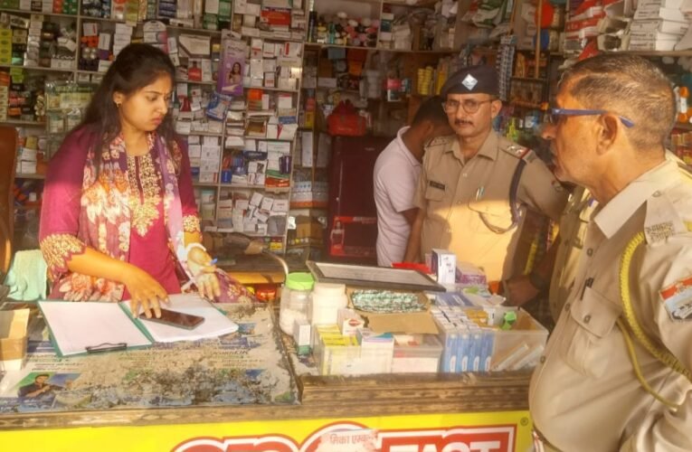 पुलिस व ड्रग्स इंस्पेक्टर की संयुक्त टीम द्वारा बुग्गावाला क्षेत्रान्तर्गत मेडिकल स्टोर संचालकों के विरुद्ध चलाया गया संयुक्त सघन चैकिंग अभियान…