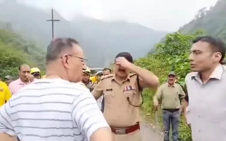 मंत्री का डीएम ने नहीं उठाया फोन, नाराज मंत्री ने डीएम को सुनाई खरी खोटी ,वीडियो वायरल