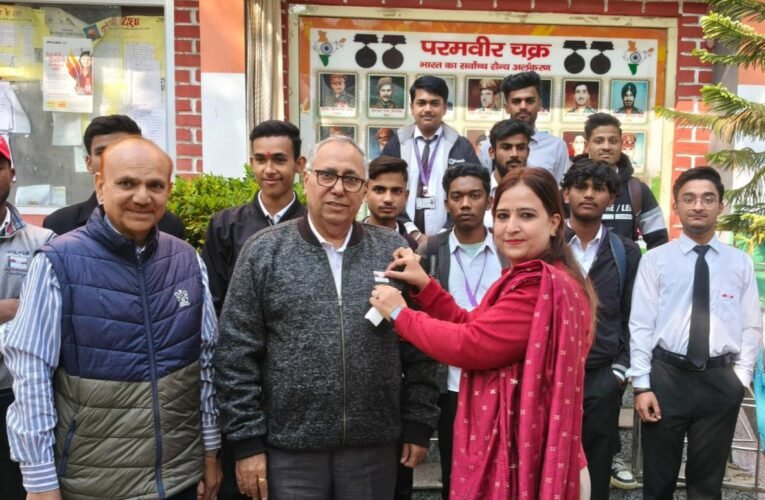 राष्ट्र के लिए हमारी सेनाओं का योगदान अमूल्य -डॉ. बत्रा।