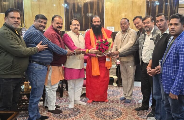 कुंभ मेले के आयोजन को लेकर अखाड़ा परिषद अध्यक्ष से मिले व्यापारी…