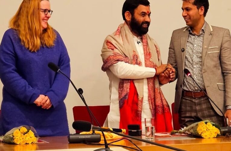 गंगा पुत्र तन्मय वशिष्ठ ने जर्मनी की सिटी फ्रैंकफर्ट पार्लियामेंट में बताई मां गंगा की महिमा…