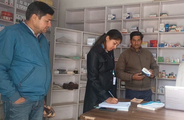 सुल्तानपुर एवं लक्सर क्षेत्र में मेडिकल स्टोरों का औचक निरीक्षण, नियम उल्लंघन पर सख्त कार्रवाई…