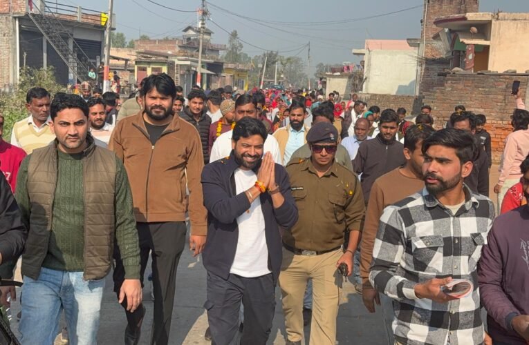 लक्सर में प्रमोद खारी की जन जागरूकता यात्रा में उमड़ा जन सैलाब, जानिए