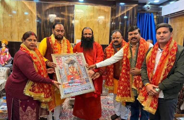 अखाड़ा परिषद अध्यक्ष श्रीमहंत रविंद्रपुरी से मिले शिव सेना हिन्दुस्तान के अध्यक्ष पवन गुप्ता…