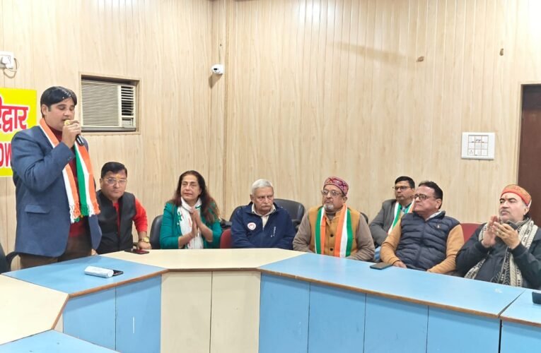 प्रेस क्लब हरिद्वार में धूमधाम से मनाया गया गणतंत्र दिवस…