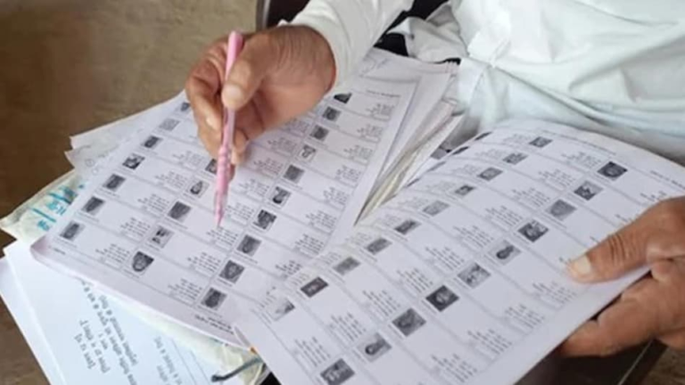688c5954add4f-bihar-sir-draft-electoral-role-010606951-16x9.png