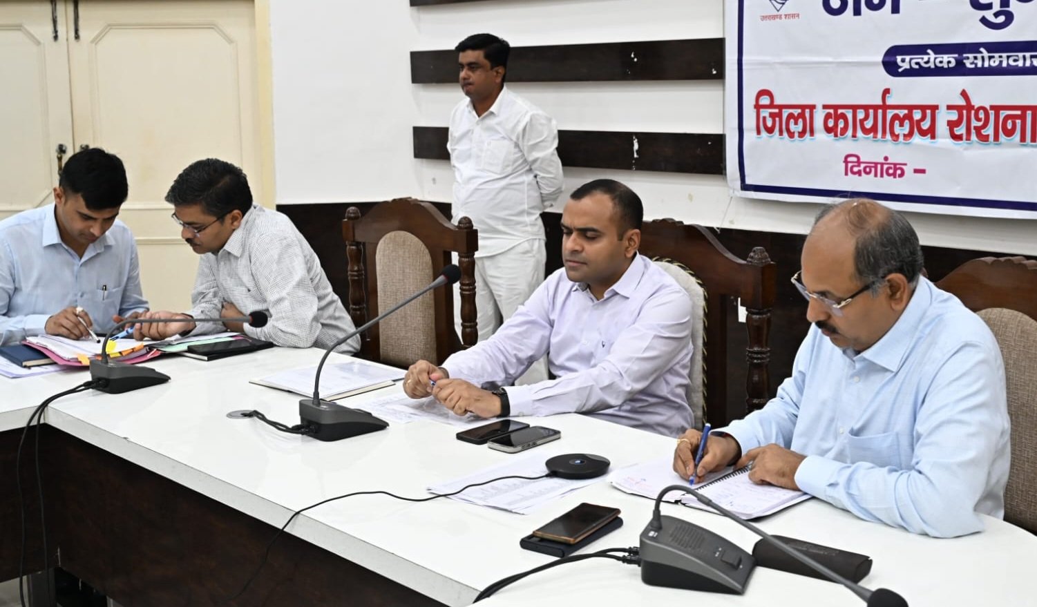 कांवड़ मेला 2026: होटल-ढाबों पर रेट लिस्ट अनिवार्य, व्यवस्थाओं की डीएम ने की समीक्षा…